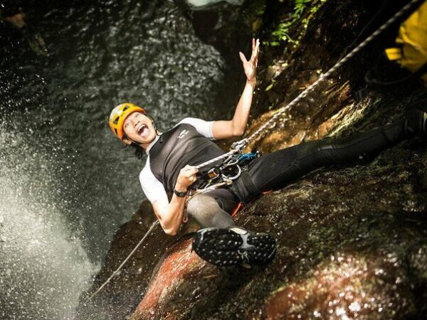 Bali 5-Hour Intermediate Canyoning: 9 Drops (North Bali)