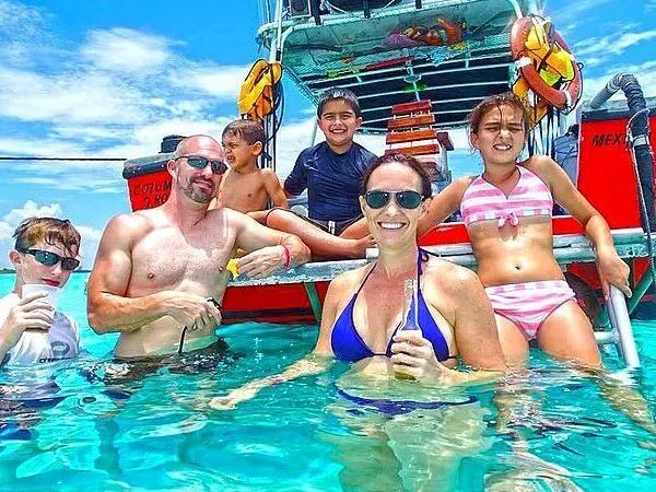 Isla Mujeres Catamaran Tour with Snorkel, Buffet & Open Bar